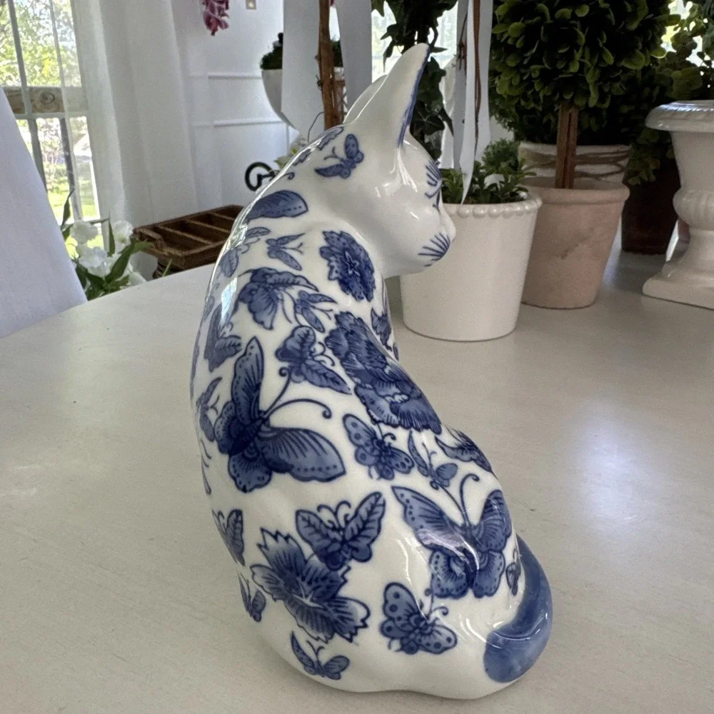 Vintage Asian Blue & White Floral Pattern Porcelain Cat Kitten Figurine Statue
